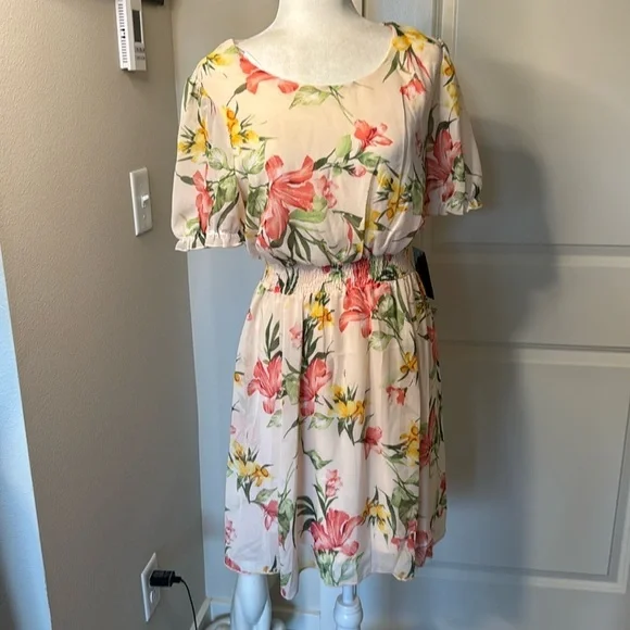 Stella & Julie floral dress - Picture 2 of 12
